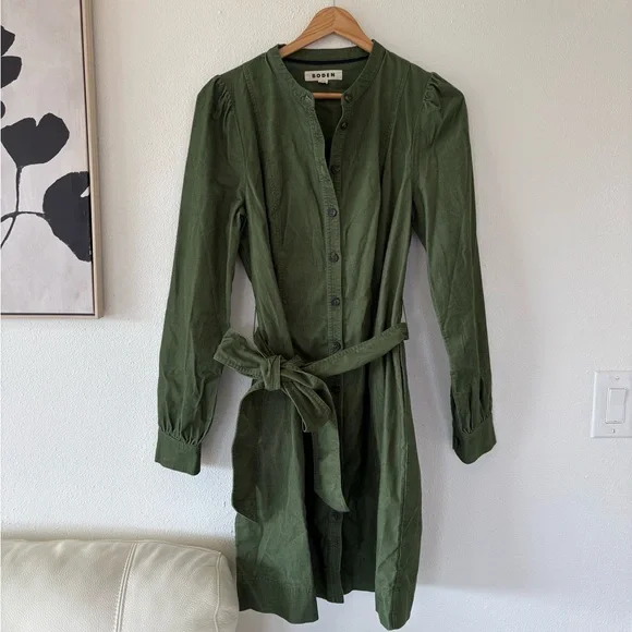 green emerald velvet dress NWT Mini Boden Cord Applique Pinafore  Mini World Explorers